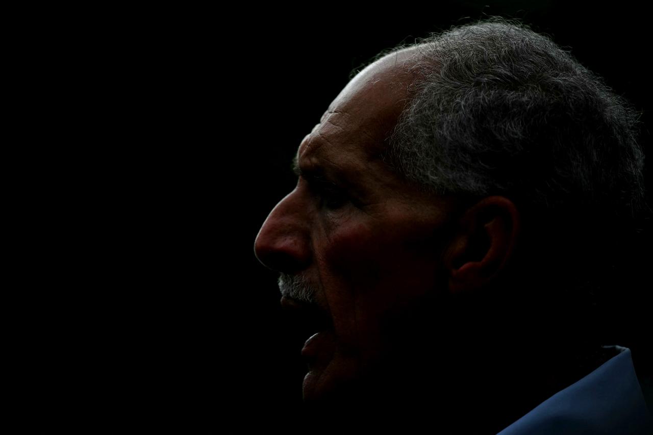 Honduras presidential candidate of the National Party Nasry Asfura gestures as he leaves after voting in Tegucigalpa on Nov. 30, 2025 (AFP Photo)