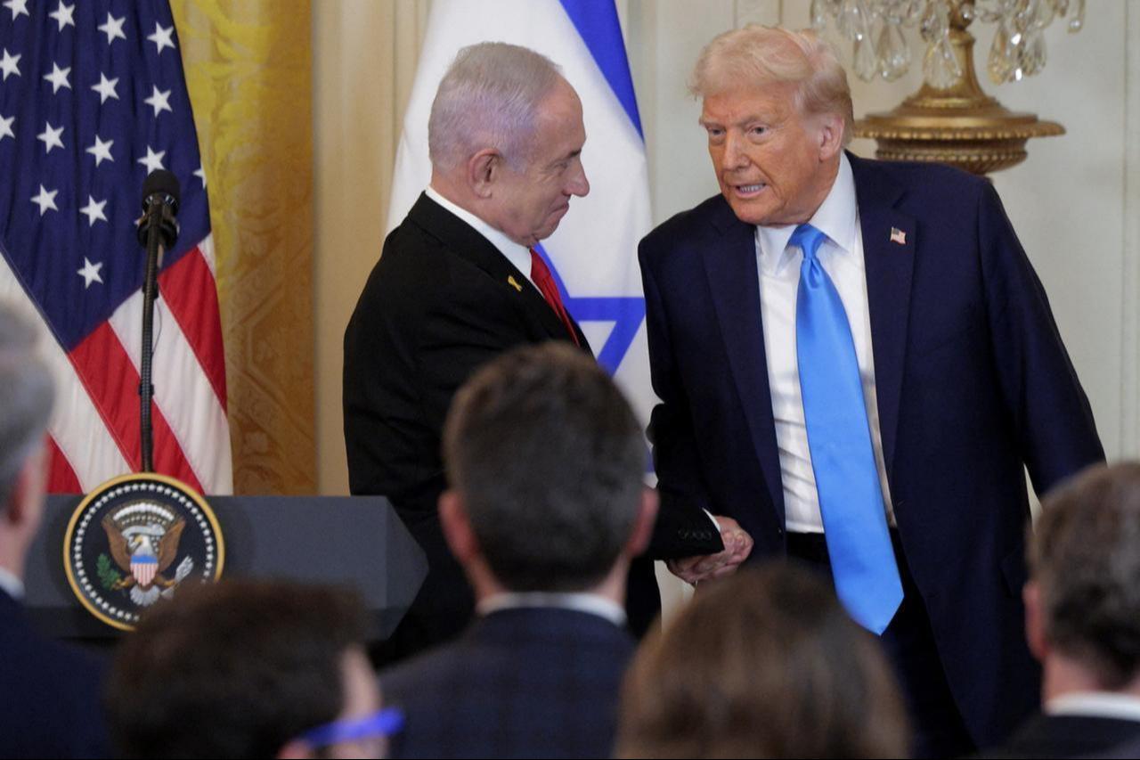 U.S. President Donald Trump (R) and Israeli PM Benjamin Netanyahu shake hands following a joint news conference in Washington, U.S, Feb. 04, 2025. (AFP Photo)