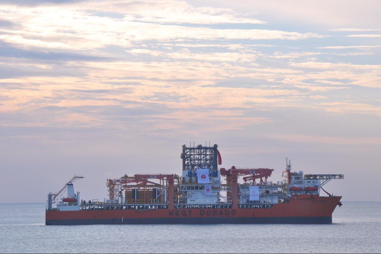 Türkiye’s sixth deep-sea drilling vessel, which will operate in the Black Sea, has anchored off the coast of Tasucu Port in Mersin, Türkiye on Dec. 4, 2025. (AA Photo)