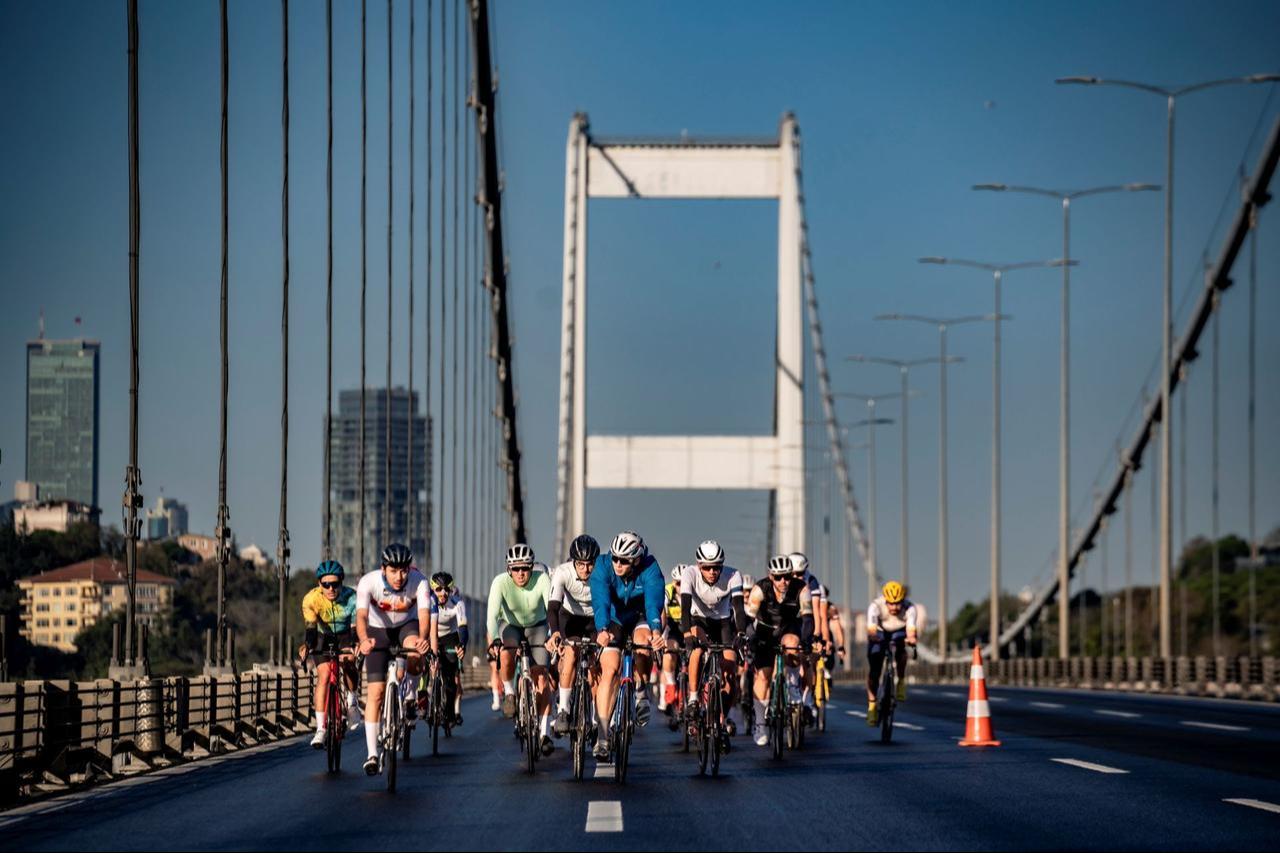Cyclists race across the Bosphorus between Asia and Europe in Istanbul during L’Étape Türkiye by Tour de France, Oct. 12, 2025. (Photo via L’Étape Türkiye by Tour de France)