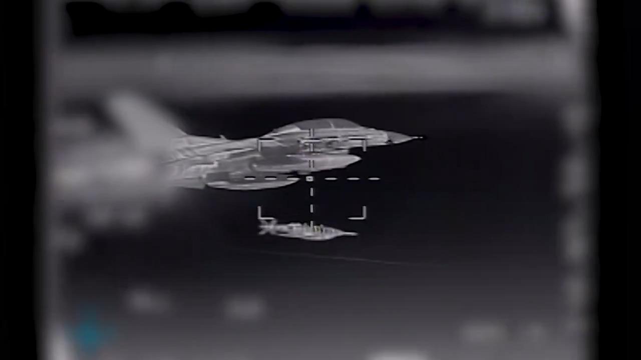 Aselsan's Wing Assisted Guidance Kit-84 (KGK-84) is being deployed from a Turkish Air Force F-16 during a test at an unspecified time and location. (Photo via X/@halukgorgun)