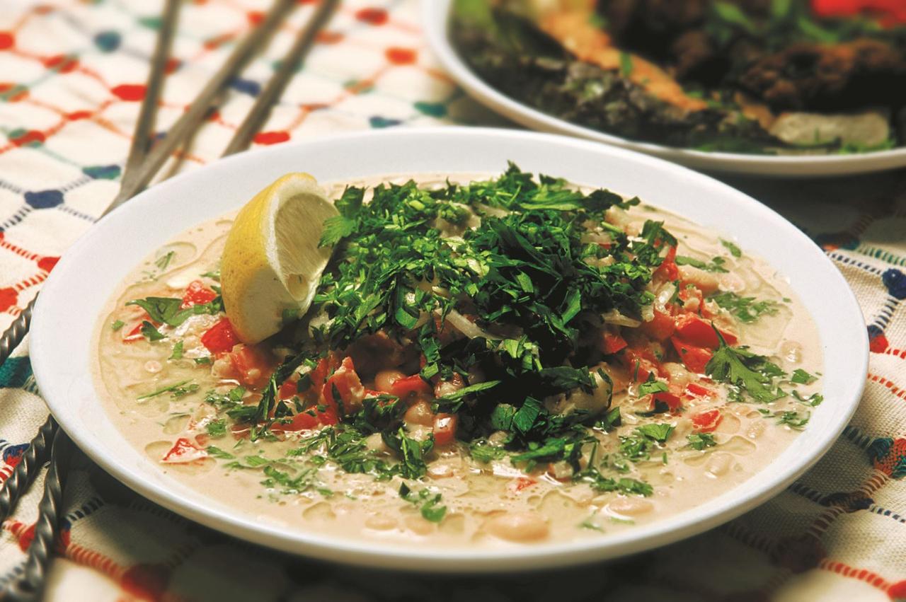 A view of Antalya-style piyaz served with parsley. (Photo via Ministry of Culture and Tourism)