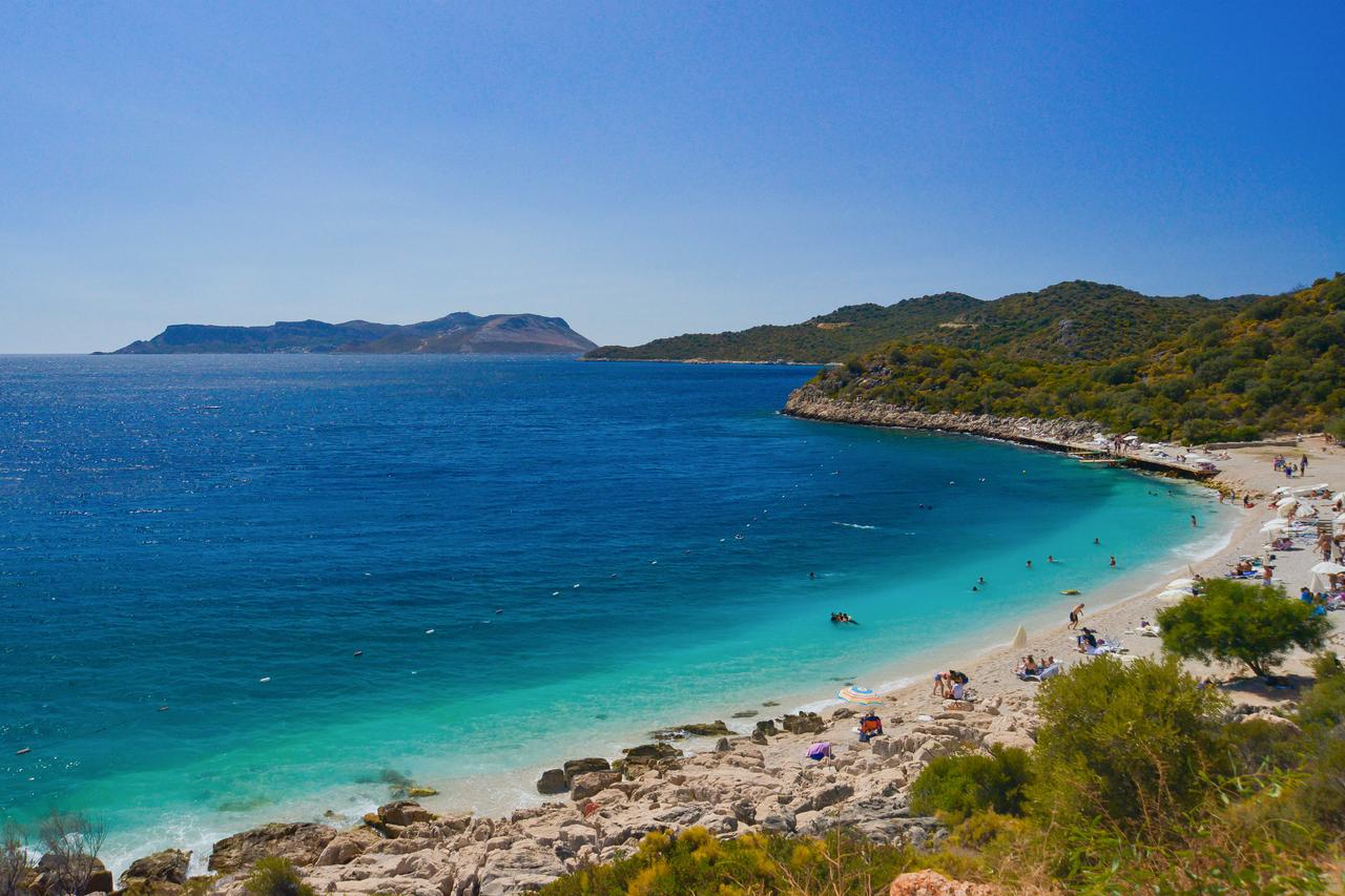 Over 3.25M visitors enjoy Türkiye’s public beaches in 2025, says culture minister