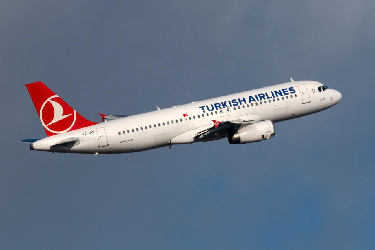 Turkish Airlines pilot declines lower descent clearance at Muscat Airport over charted safety limits