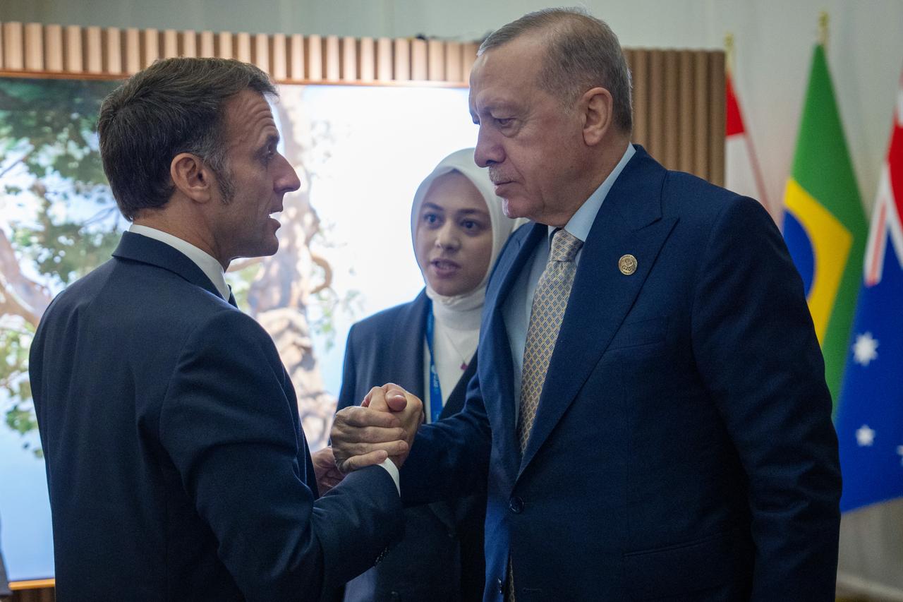 Erdogan, Macron discuss Ukraine war as Türkiye pushes to revive Istanbul process