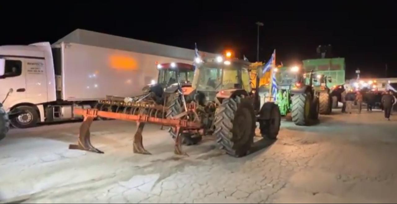 Tractor protest at Kipi disrupts freight movement, forcing logistics operations to adjust routes. (IHA Photo)