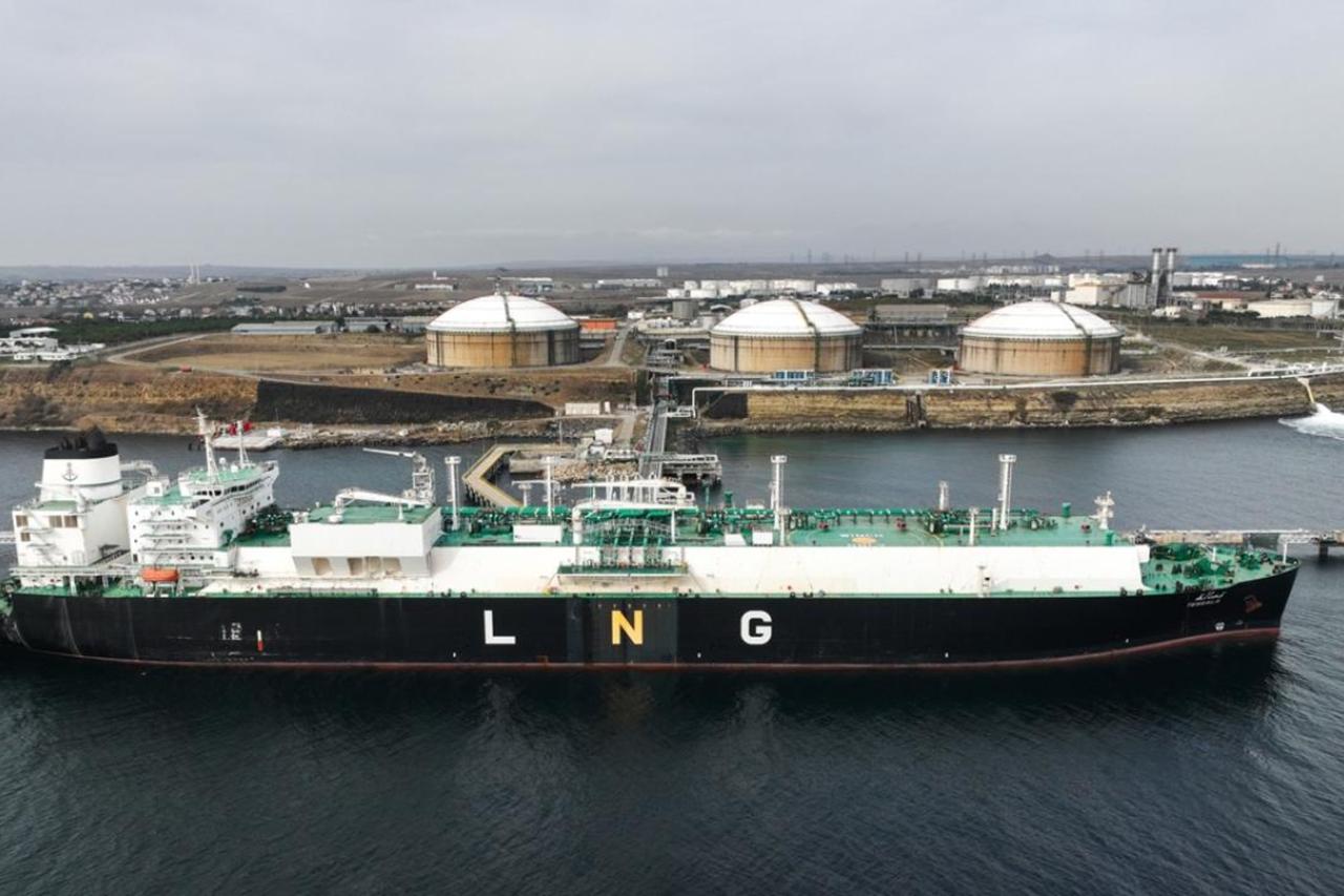 Türkiye signs 10-year LNG supply deals from Germany's SEFE, Italy's Eni