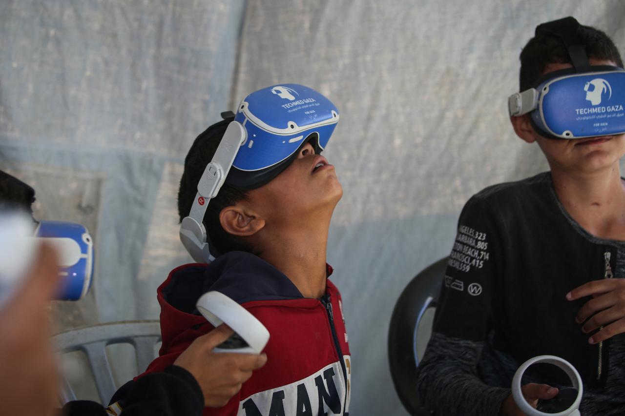 Gaza children seek relief through virtual reality therapy amid war trauma