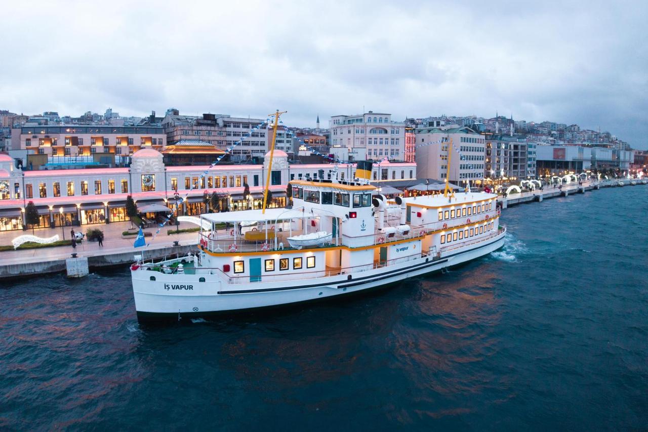 Türkiye’s Isbank launches world's first floating branch in Istanbul for all visitors