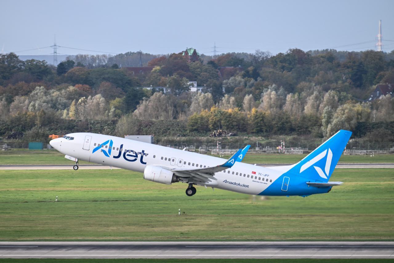 An AJet Boeing 737 aircraft takes off from Dusseldorf Airport, Germany, October 2025. (Adobe Stock Photo)