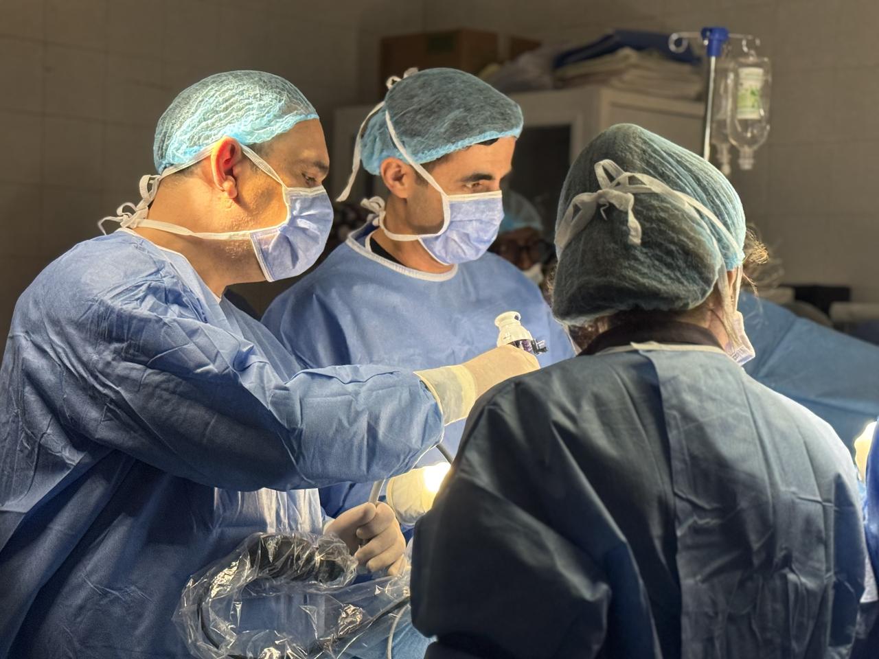 Turkish surgeons and Senegalese medical staff work together during a laparoscopic kidney transplant procedure at Ouakam Military Hospital in Dakar, Senegal, Dec. 30, 2025. (AA Photo)