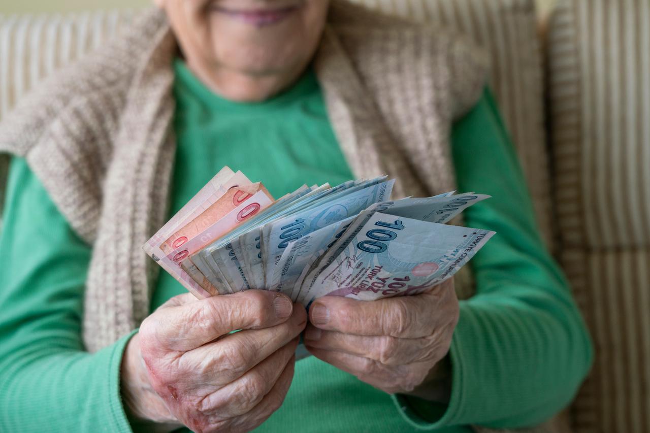 Türkiye mulls to reduce state support for private pension system to 20%