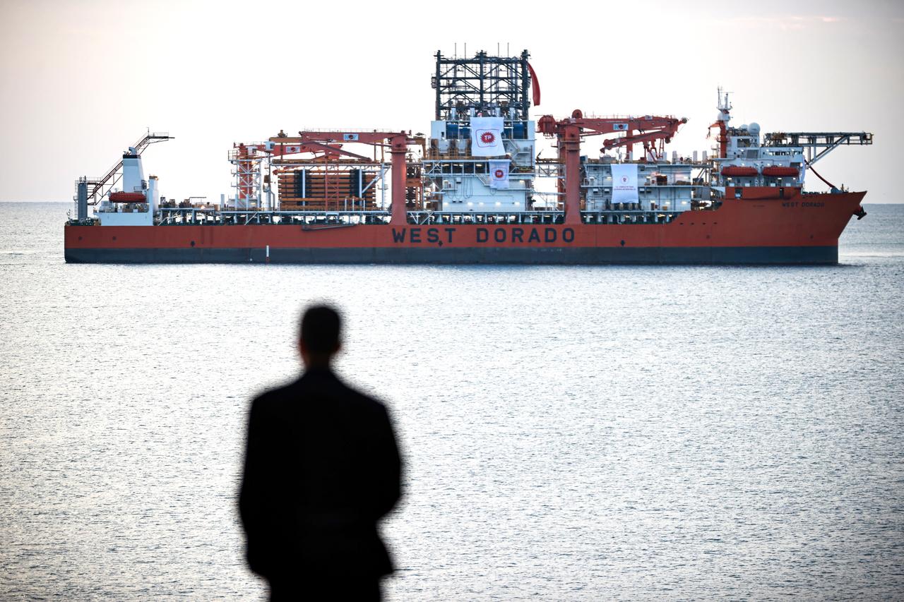 Türkiye’s sixth deep-sea drilling vessel, which will operate in the Black Sea, has anchored off the coast of Tasucu Port in Mersin, Türkiye on Dec. 4, 2025. (AA Photo)