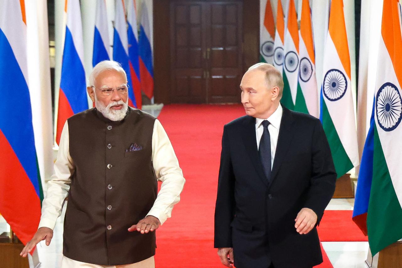 Putin visits Modi in India with talks centered on defense, oil trade amid US pressure