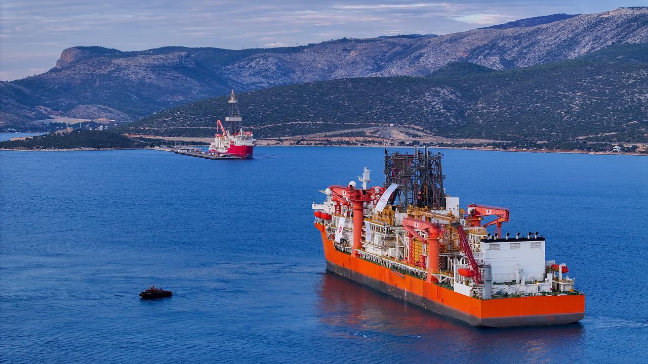 Türkiye's 6th drilling ship will operate in the Black Sea as Türkiye now has the world’s 4th-largest energy fleet, Dec. 5, 2025. (AA Photo)