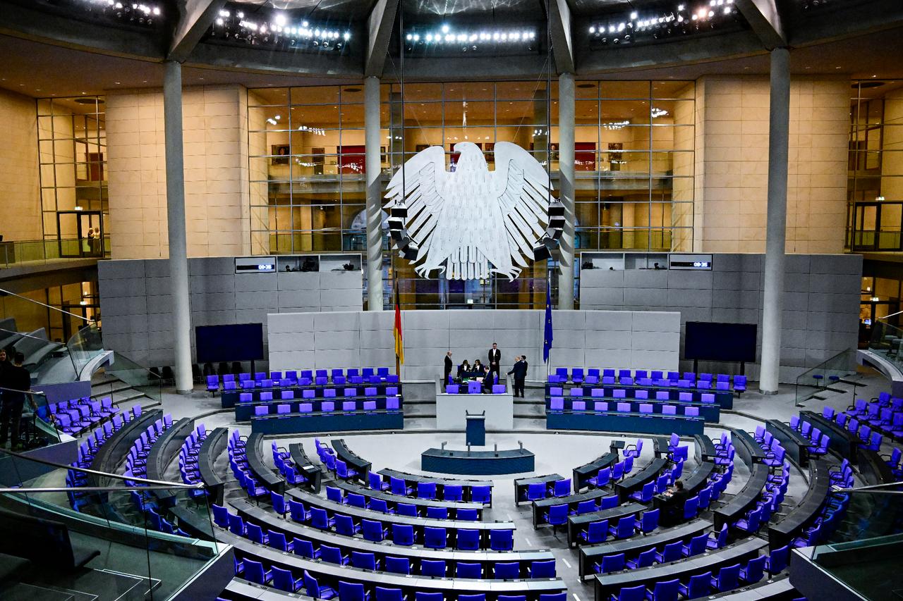 German parliament backs military service reform targeting young recruits