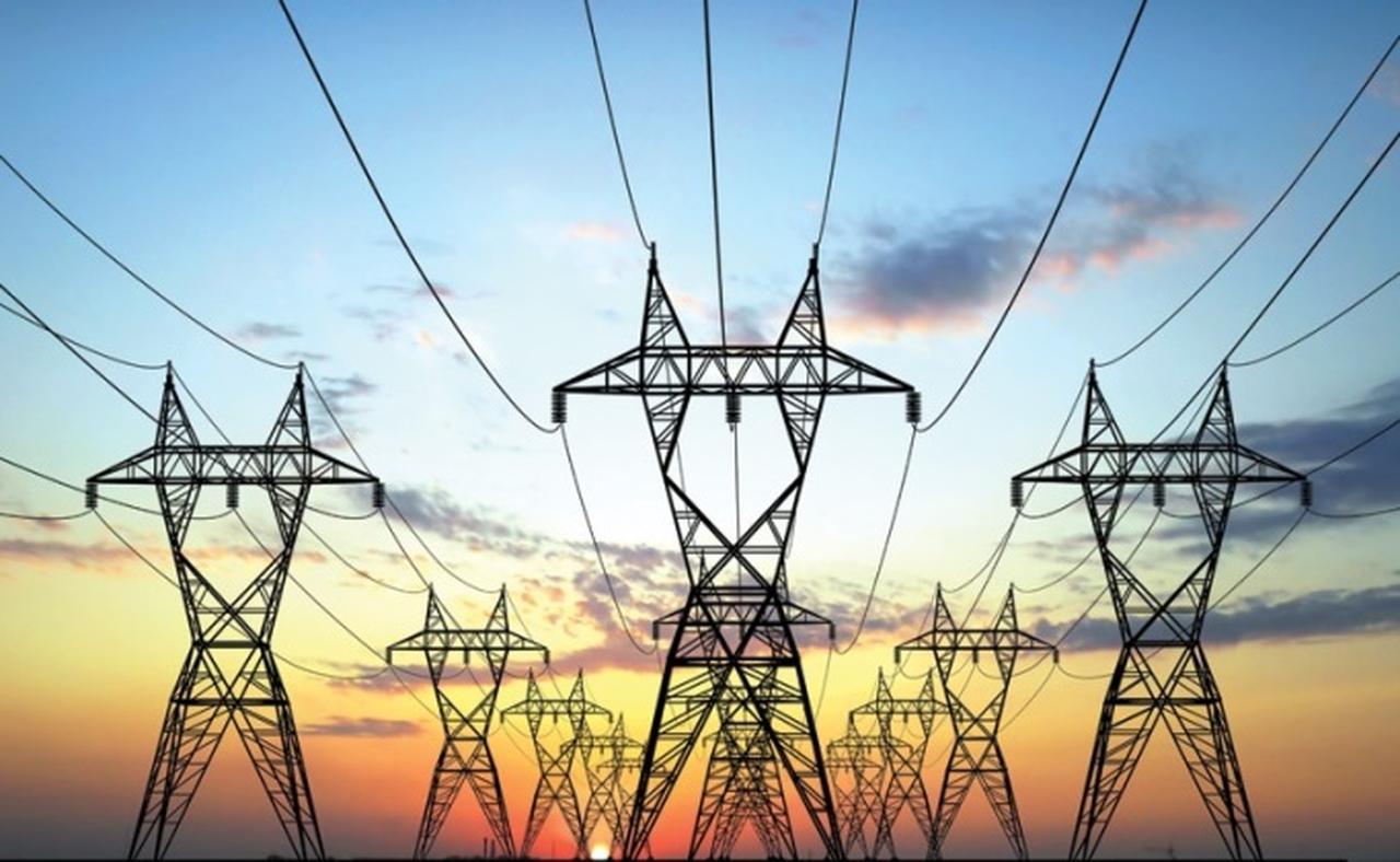 File photo shows electricity transmission lines in Türkiye. (Photo via kabloder.org)