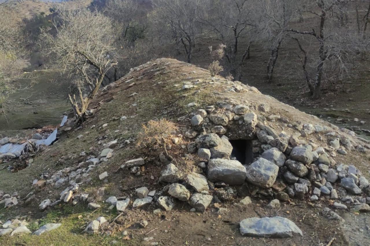Underground mosque with large tomb discovered beneath remote plateau in southeastern Türkiye