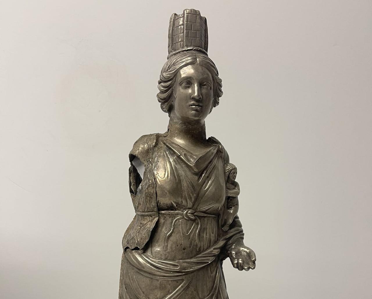 A silver figurine of the Anatolian mother goddess Kybele (Cybele), one of 41 artifacts being repatriated from the United States to Türkiye, is seen during packing in New York, US, Dec. 5, 2025. (Photo via Ministry of Culture and Tourism)