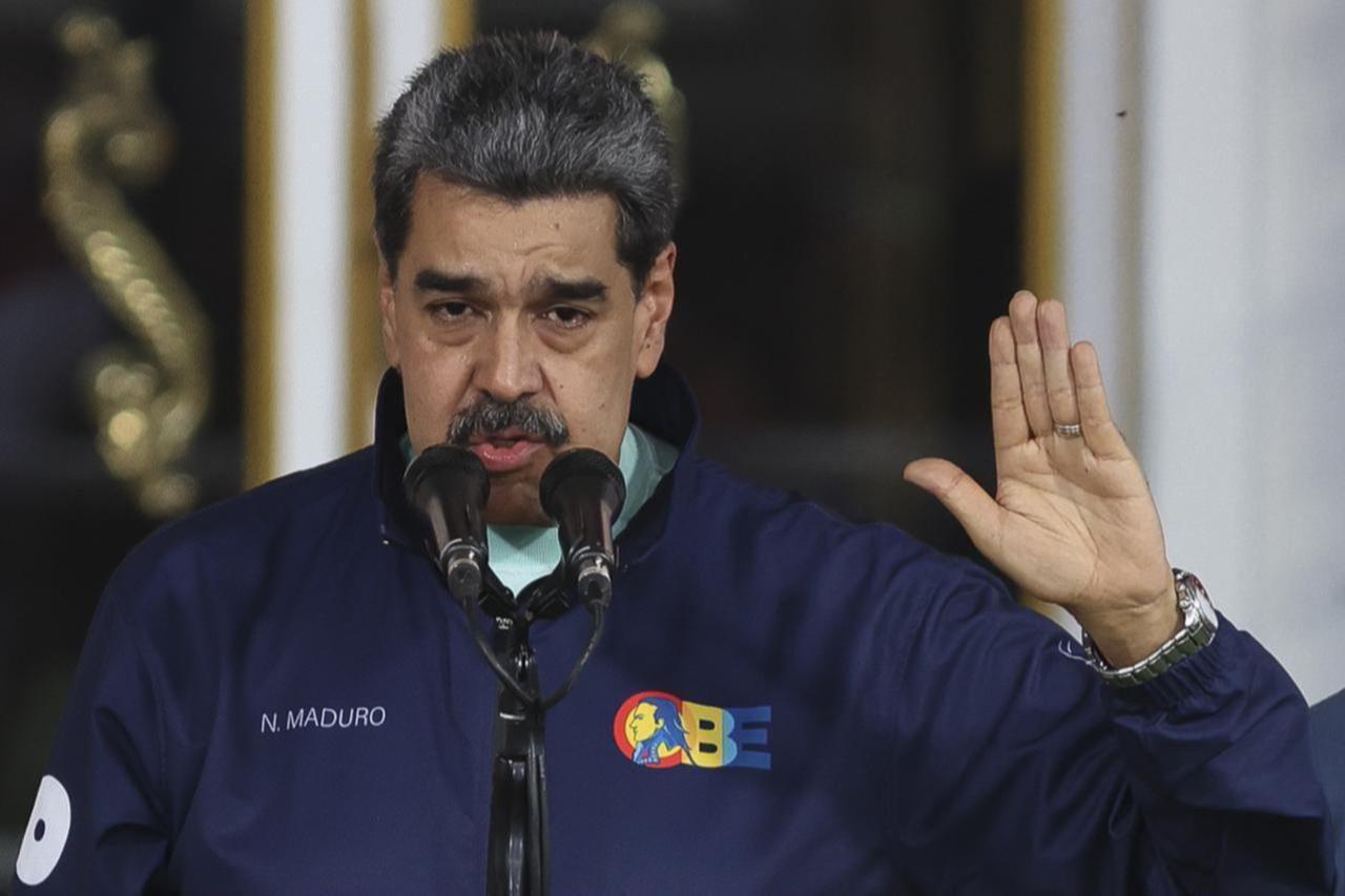 Trump quietly prepares for post-Maduro Venezuela amid escalating pressure campaign