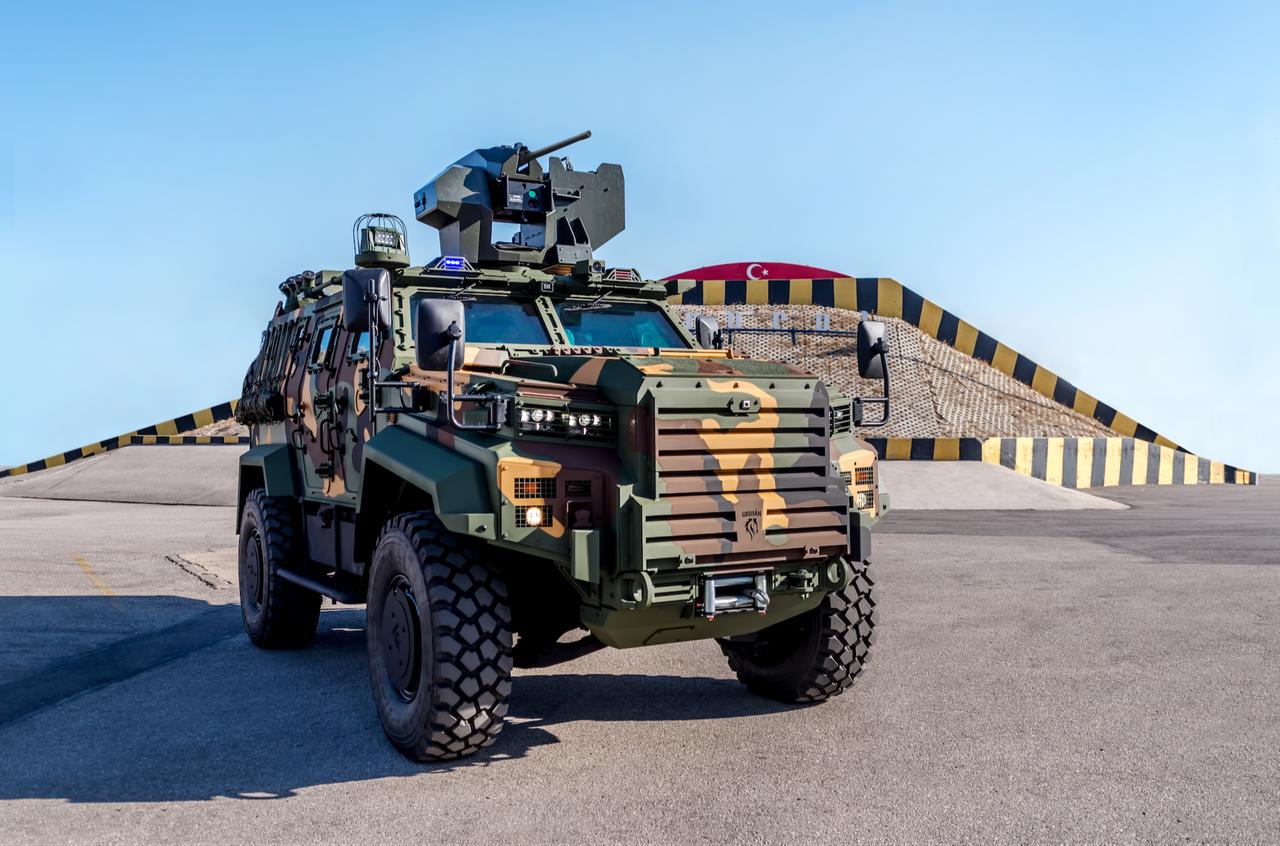 The photo shows Nurol's Gidran 4x4 — the Hungarian version of the Ejder Yalcin armored vehicle during tests at an unspecified location and time. (AA Photo)