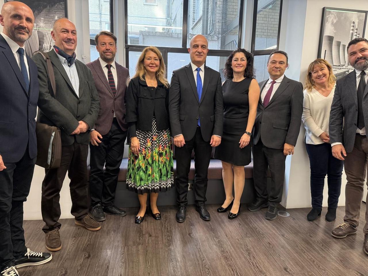 Dijitalpark Technopark members meet with Parliamentary Under-Secretary Kanishka Narayan to explore cooperation in AI, FinTech, and digital transformation in the United Kingdom on Dec. 9, 2025. (AA Photo)