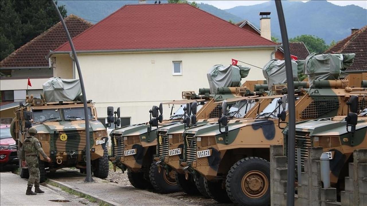 ZUBIN POTOK, MITROVICA, KOSOVO - JUNE 15: Turkish Army soldiers take security measures around Zubin Potok district in Northern Kosovo upon the request of NATO Kosovo Force (KFOR) in Mitrovica, Kosovo on June 15, 2023. ( Erkin Keçi - Anadolu Agency )