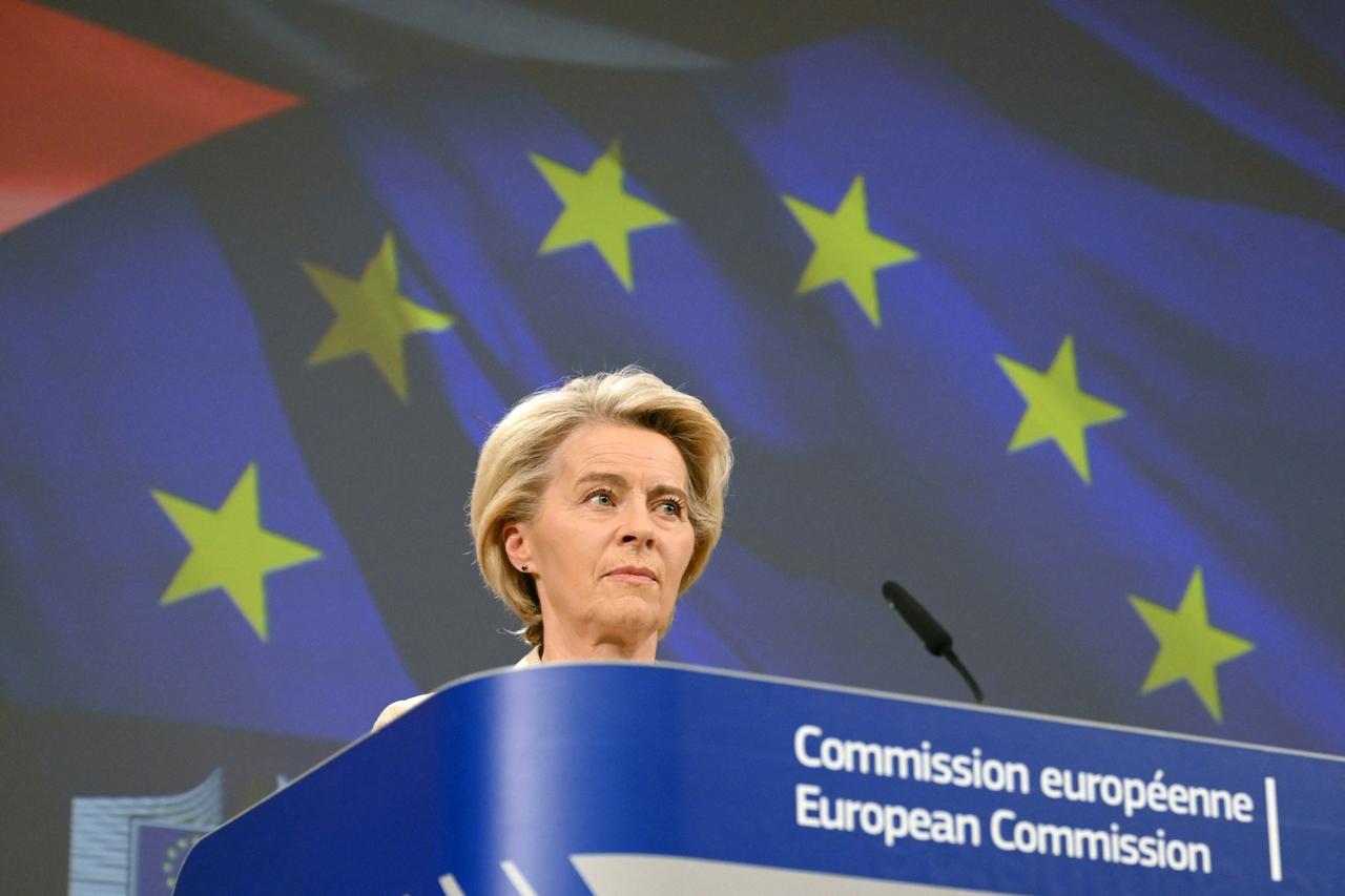 Von der Leyen warns Russia of 'biting sanctions' if Ukraine cease-fire breached