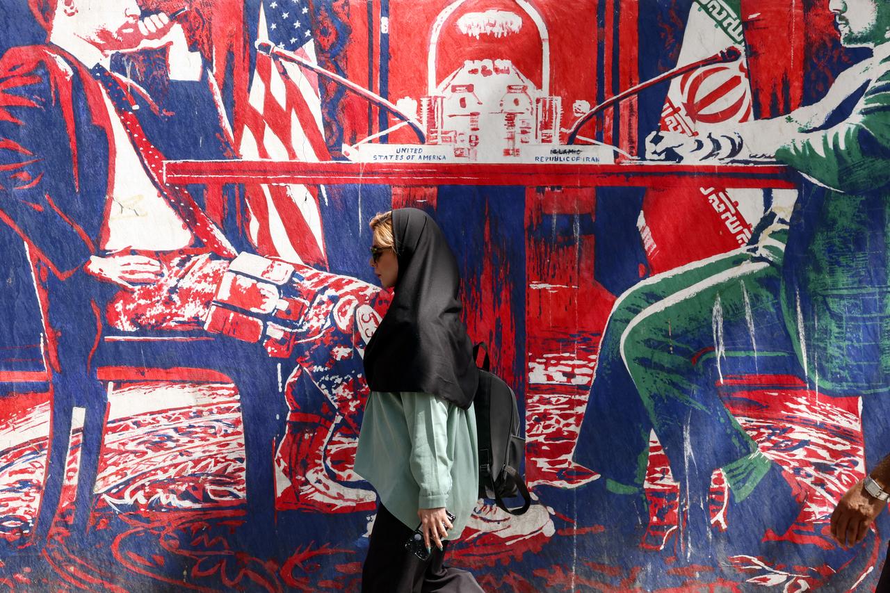 Iran draws enrichment red line, pushes for sanctions relief in latest talks with US