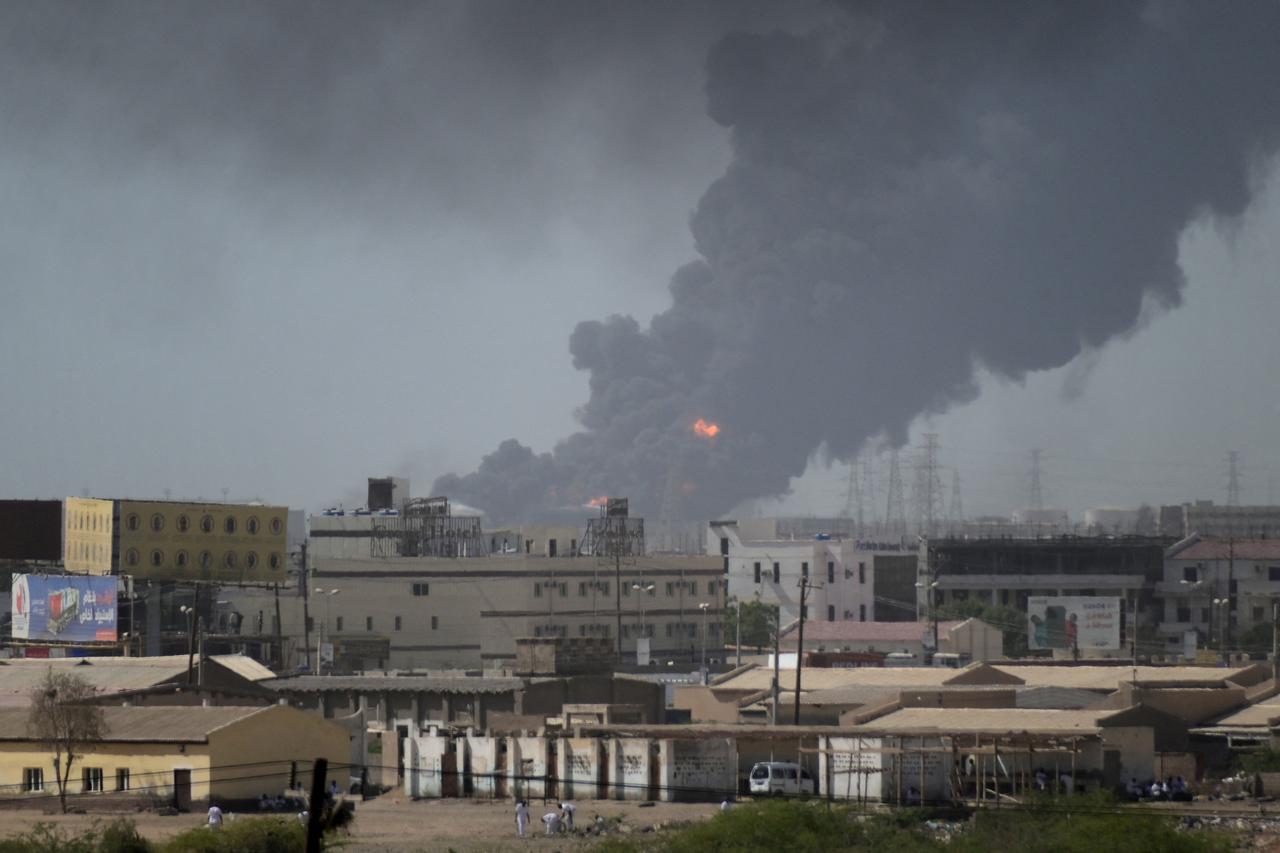 Türkiye sends firefighting equipment to Sudan as Port Sudan faces drone attacks