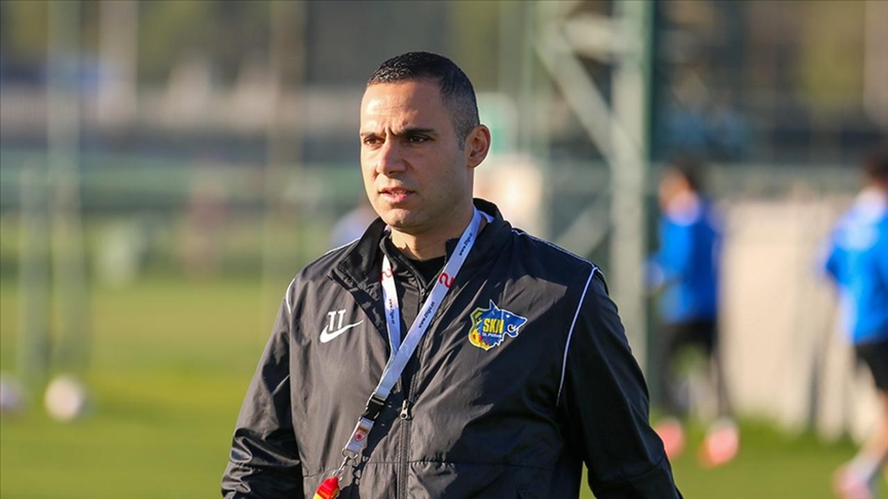 St. Poltens Turkish head coach Tugberk Tanrivermis leads the team in Austrias 2nd Football League. (AA Photo)