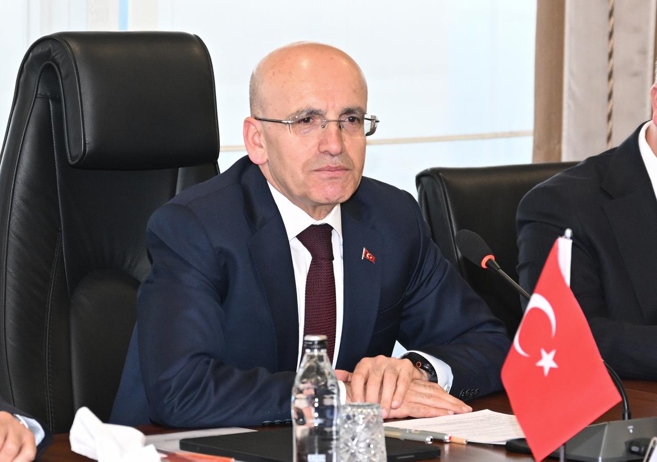 Turkish Finance Minister Mehmet Simsek meets with North Macedonia’s Finance Minister Gordana Dimitrieska-Kocovska and her delegation in Ankara, May 5, 2025. (AA Photo)