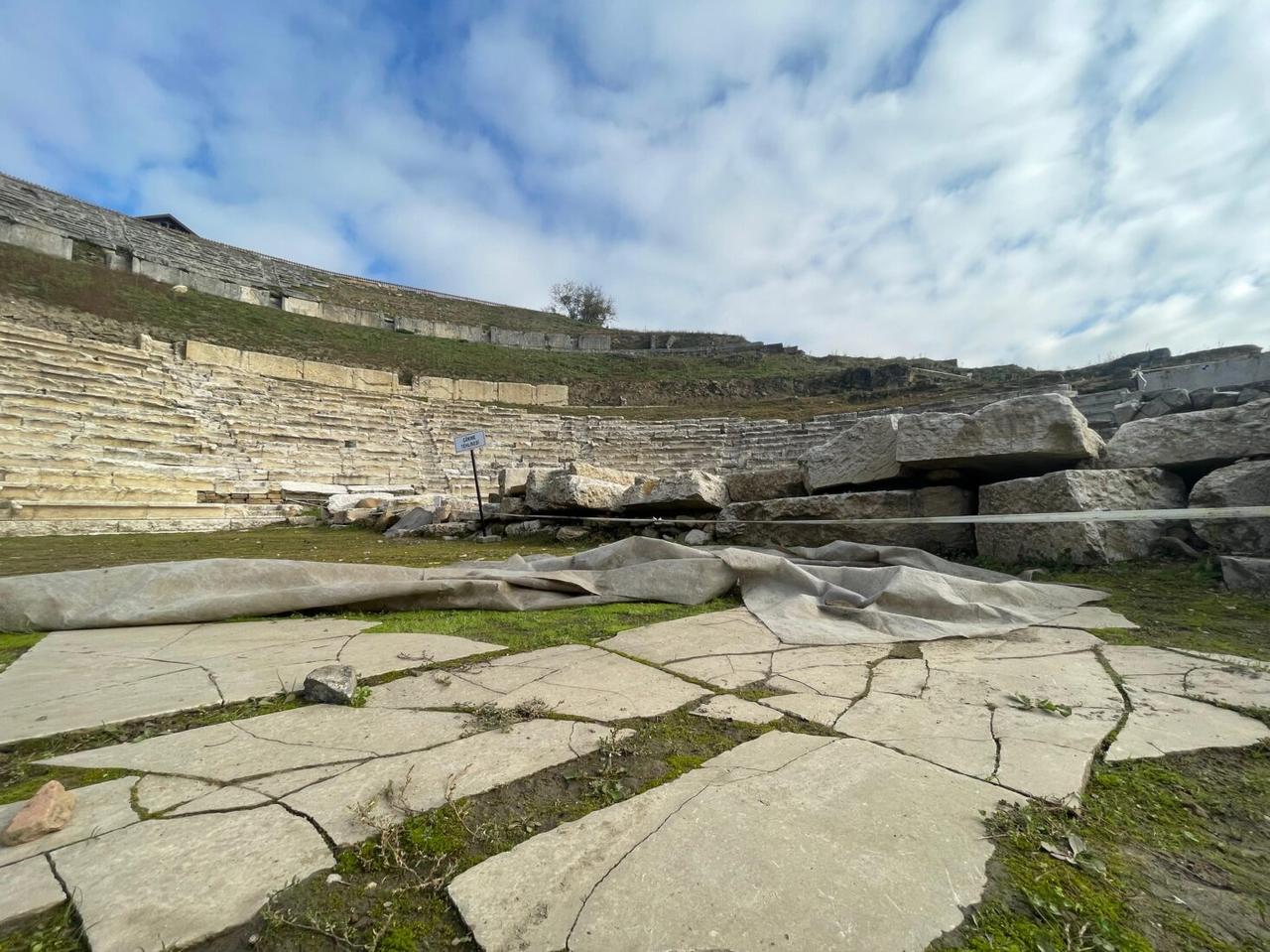 Ongoing excavation work at the Roman theater in the ancient city of Prusias ad Hypium, Duzce, Türkiye, November 9, 2024. (Photo via Koray Erdogan/Türkiye Today)