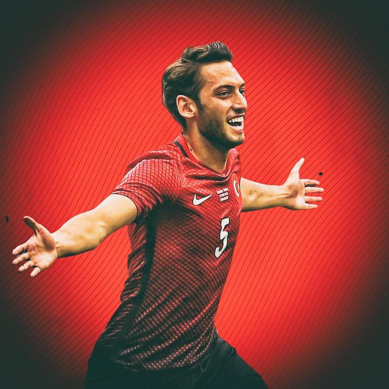 Hakan Calhanoglu is a prominent midfielder for Turkish national football team. (X/@hakanc10))