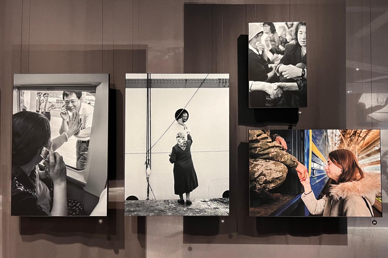 Migration stories from Türkiye and beyond rise from ashes in Rotterdam's Fenix museum