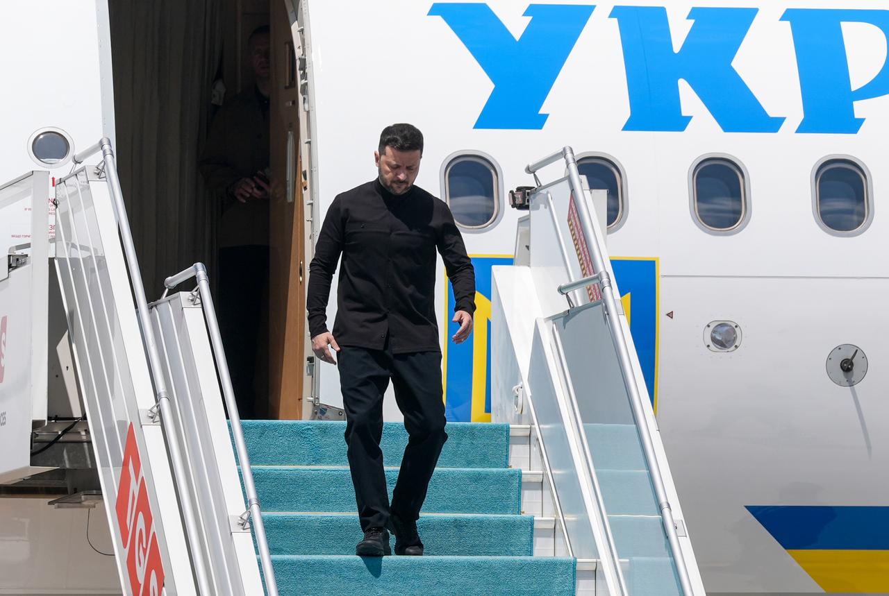 Ukraine's President Volodymyr Zelenskyy lands in Ankara, Türkiye on May 15, 2025. (AA Photo)