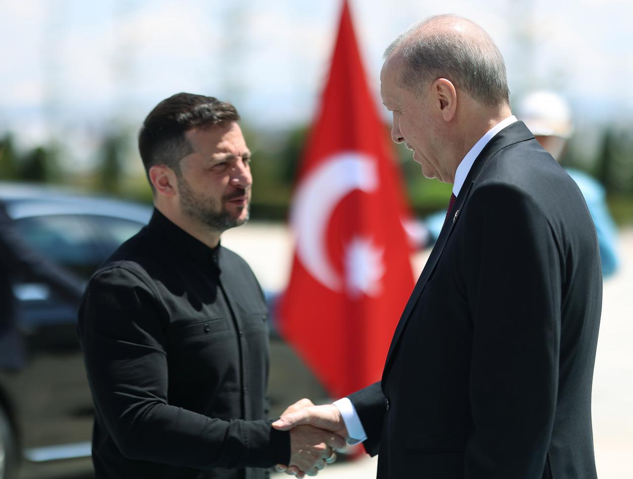 President Recep Tayyip Erdogan welcomes Ukrainian President Volodymyr Zelenskyy at the Presidential Complex in Ankara, Türkiye on May 15, 2025. (AA Photo)