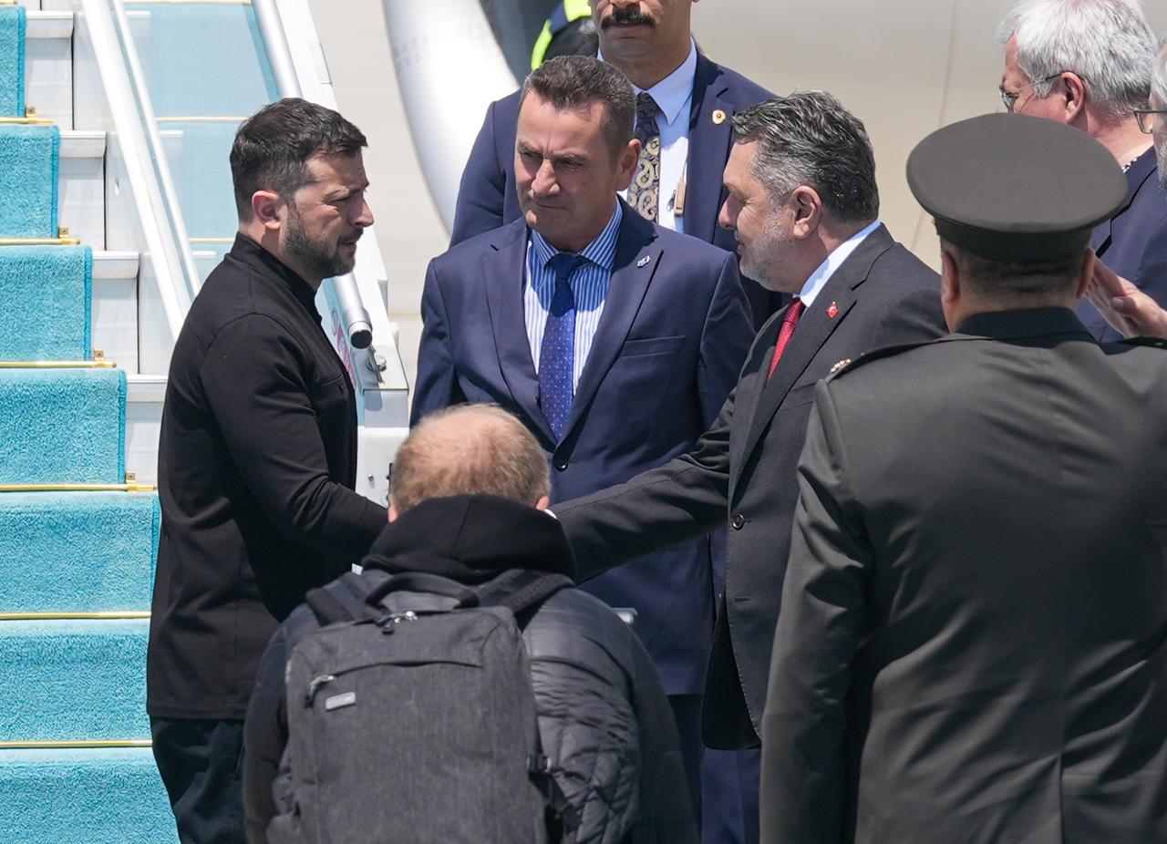 ANKARA, TURKIYE - MAY 15: Ukrainian President Volodymyr Zelenskyy arrives in Turkish capital to meet with Turkish President Recep Tayyip Erdogan in Ankara, Turkiye on May 15, 2025. ( Muhammed Selim Korkutata - Anadolu Agency )