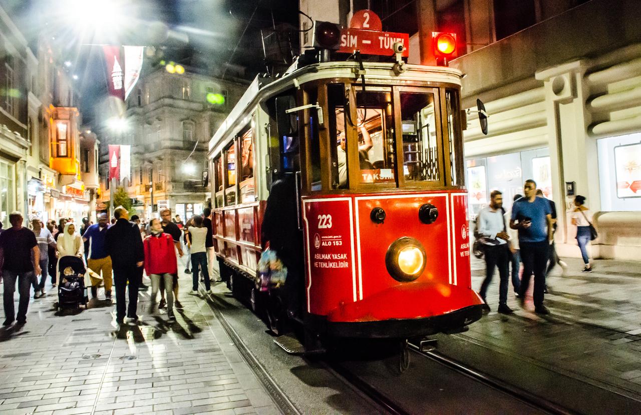 Istanbul living costs quadruple Türkiye’s minimum wage, hit $2,320 in April