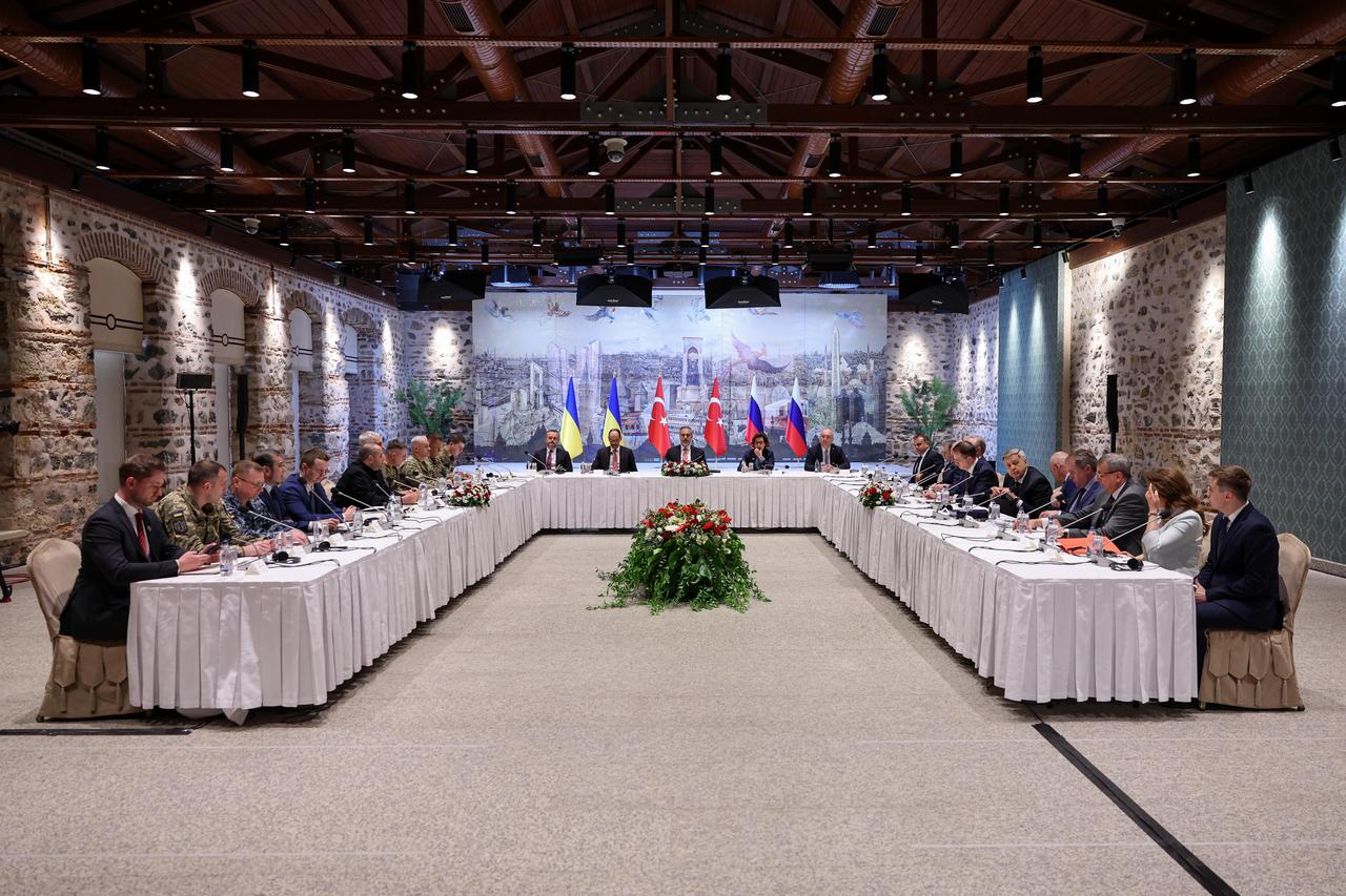First Russia-Ukraine peace talks in 3 years end in Istanbul