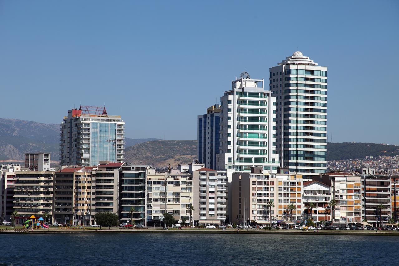 Coastal cityscape of Izmir, Türkiye, accessed on May 18, 2025. (Adobe Stock Photo)