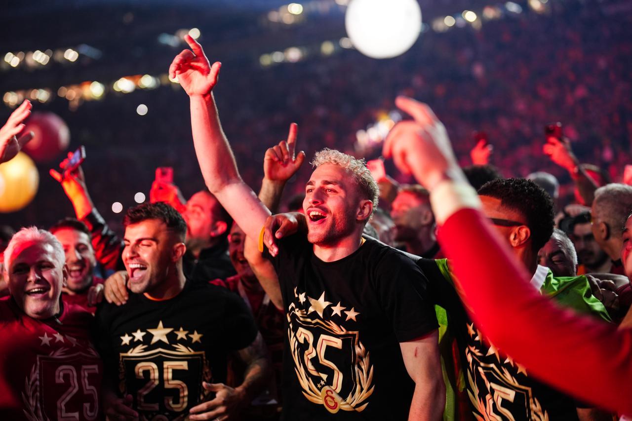 Baris alper Yilmaz of Galatasaray celebrates winning the Turkish Super Lig title after defeating Bellona Kayserispor 3-0 in the week 36 match at RAMS Park in Istanbul, Türkiye, on May 18, 2025. (AA Photo)