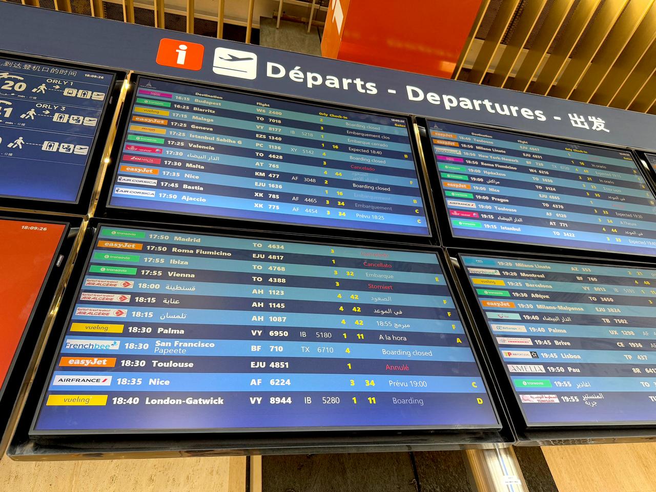 This photograph shows flights informations boards during a breakdown in air traffic control systems at Paris-Orly airport in Orly, South of Paris, on May 18, 2025. (AFP Photo)