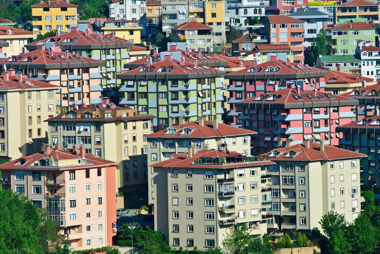 File photo shows a dense cluster of mid-rise residential apartment blocks in Istanbul, Türkiye, accessed on May 19, 2025. (Adobe Stock Photo)