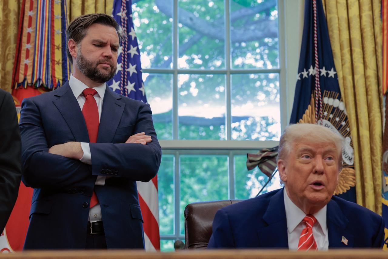 WASHINGTON, DC - MAY 08: U.S. President Donald Trump along with Vice President JD Vance address reporters in the Oval Office at the White House on May 08, 2025 in Washington, DC. During his remarks Trump spoke about his trade deal with the United Kingdom.   Anna Moneymaker/Getty Images/AFP (Photo by Anna Moneymaker / GETTY IMAGES NORTH AMERICA / Getty Images via AFP)