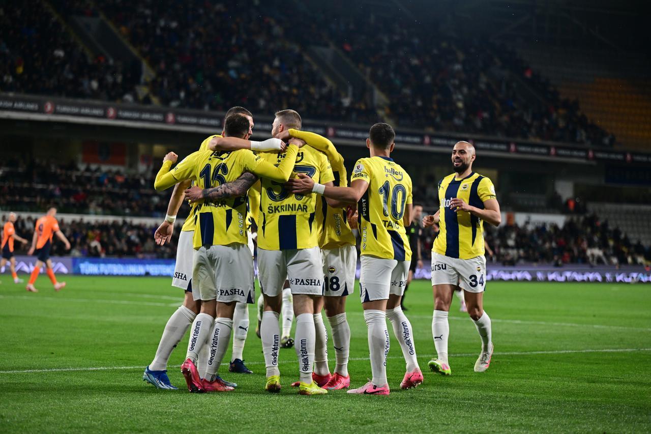 Milan Skriniar (37) of Fenerbahce celebrates with his teammates after scoring a goal during the Turkish Super Lig week 35 football match between RAMS Basaksehir and Fenerbahce at Basaksehir Fatih Terim Stadium in Istanbul, Turkiye on May 9, 2025. (AA Photo)