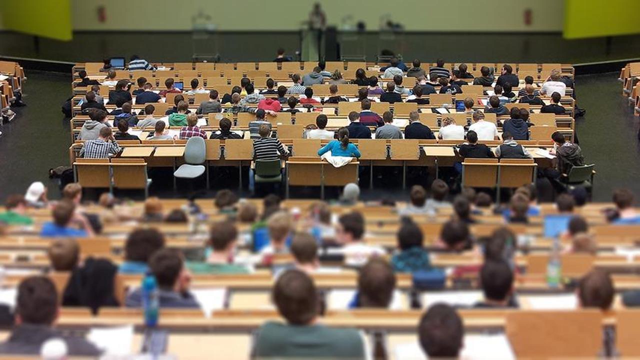 File photo shows students attending a crowded lecture at a Turkish university, accessed on May 20, 2025. (AA Photo)