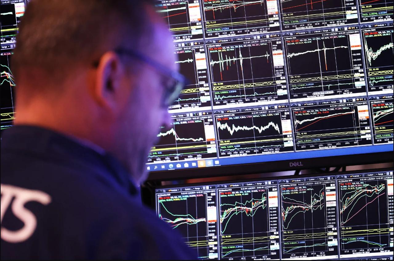 Bloomberg's $28,000-a-year terminal service faces rare global outage