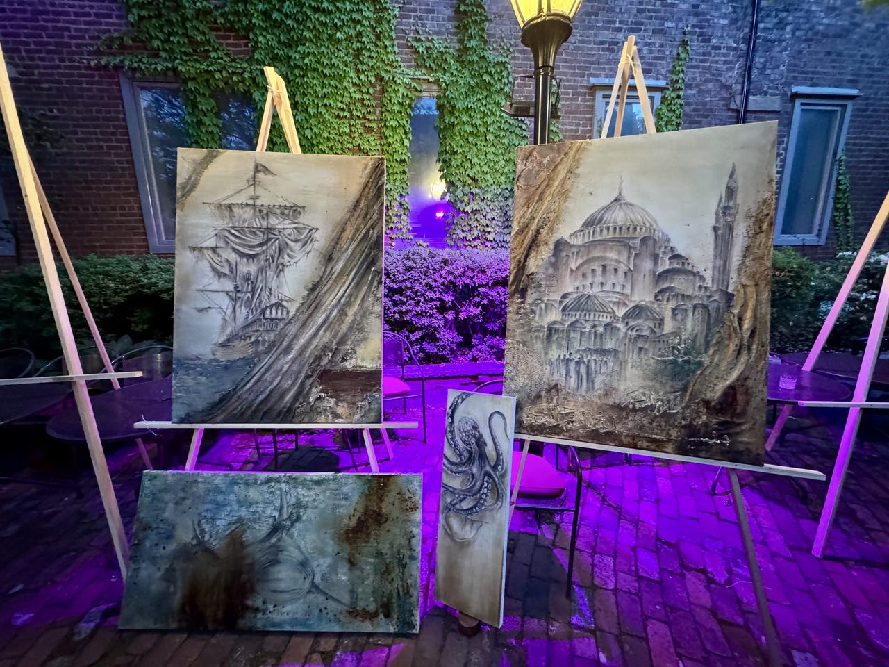 Renowned Turkish photographer Koray Kasap opened a 3D painting exhibition featuring objects from Turkish culture in the U.S. state of New Jersey, May 21, 2025. (AA Photo)