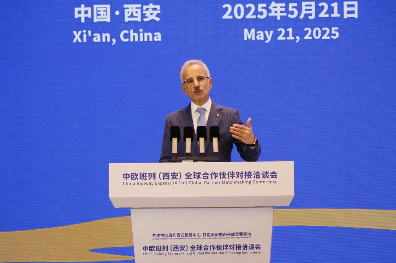 Turkish Minister Uraloglu delivers a speech At the 9th Silk Road International Fair in Xi’an, China (AA Photo)